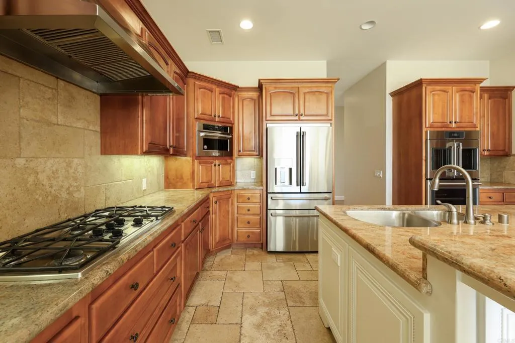 https://cdn.realtyfeed.com/cdn/127/306672801/1d71d312b44ad6abf9e734e712081052.webp