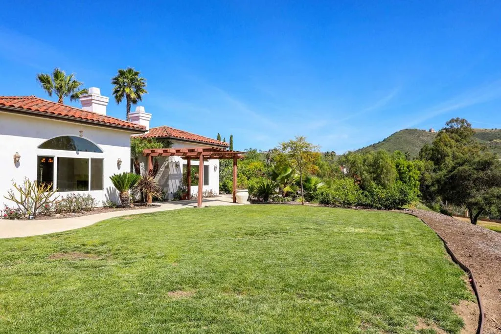https://cdn.realtyfeed.com/cdn/127/306672801/2ebcb8dc9afc58f3404033a4188a34d5.webp