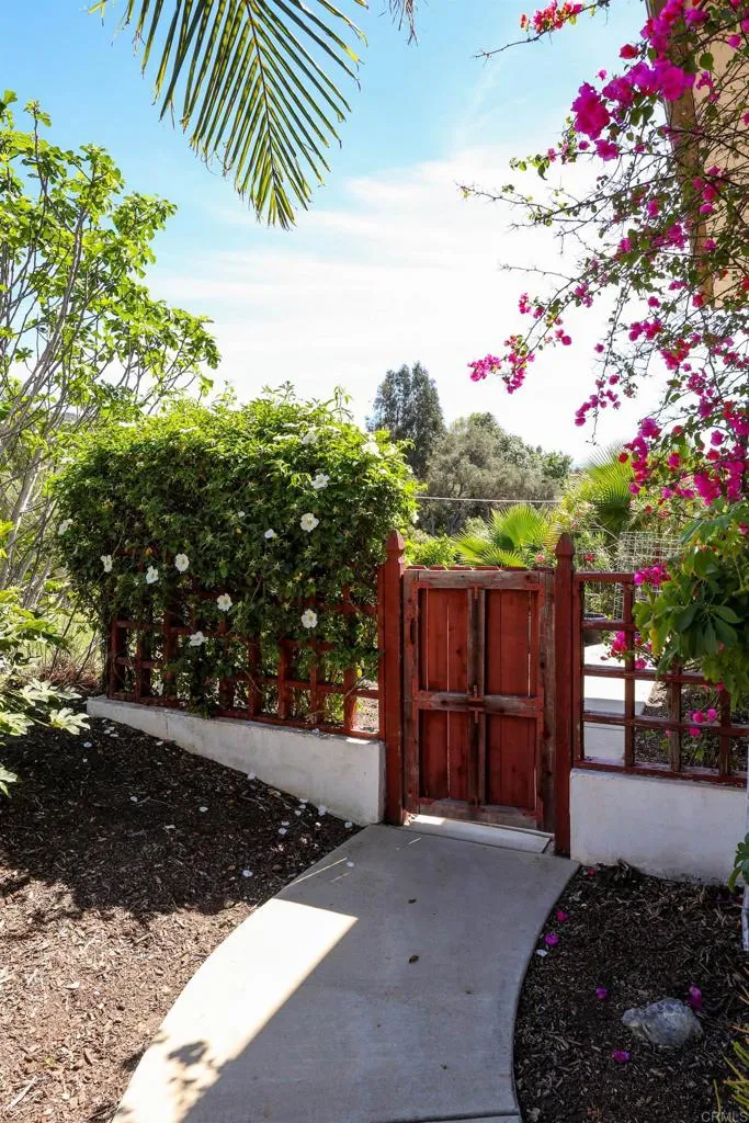 https://cdn.realtyfeed.com/cdn/127/306672801/366c2522b536a0c6f9866224e3c7623e.webp