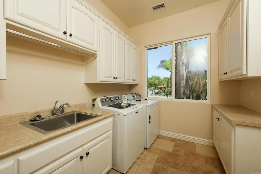 https://cdn.realtyfeed.com/cdn/127/306672801/410523a731cad558391ea7d2556add3e.webp