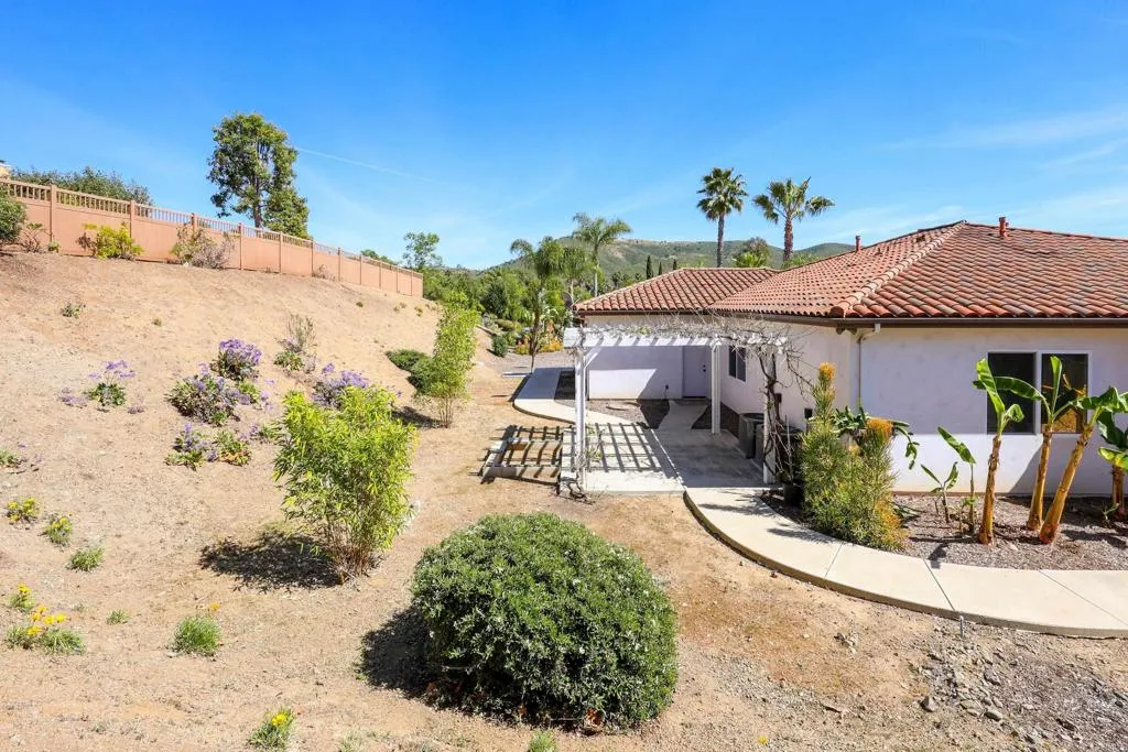 https://cdn.realtyfeed.com/cdn/127/306672801/69999a62bc38d273a65db5fcb51c381d.webp
