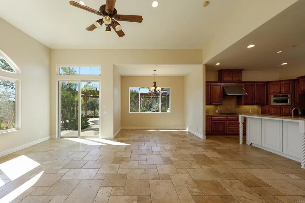 https://cdn.realtyfeed.com/cdn/127/306672801/aca7f36a5aebffa145309eb2da950e99.webp