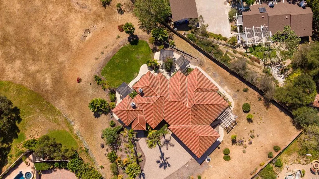 https://cdn.realtyfeed.com/cdn/127/306672801/c798377def72fb60d1f1d51b1869e5c0.webp