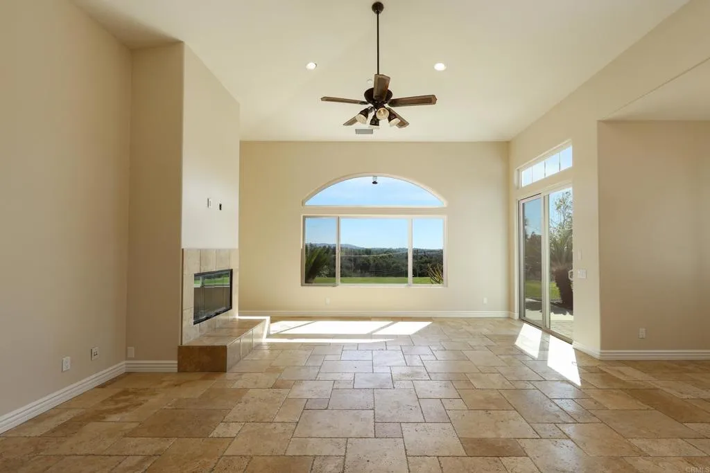 https://cdn.realtyfeed.com/cdn/127/306672801/d776427c905252b217c7cf769bef4b99.webp