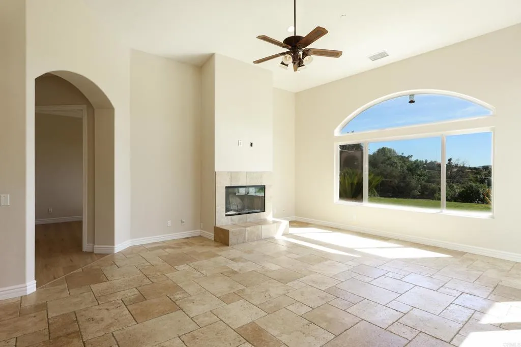 https://cdn.realtyfeed.com/cdn/127/306672801/e44030bf58da795bad9c14ee5b69e460.webp