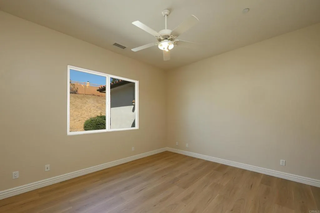 https://cdn.realtyfeed.com/cdn/127/306672801/f41c71c2cad3996bcd0d55ef8de055da.webp