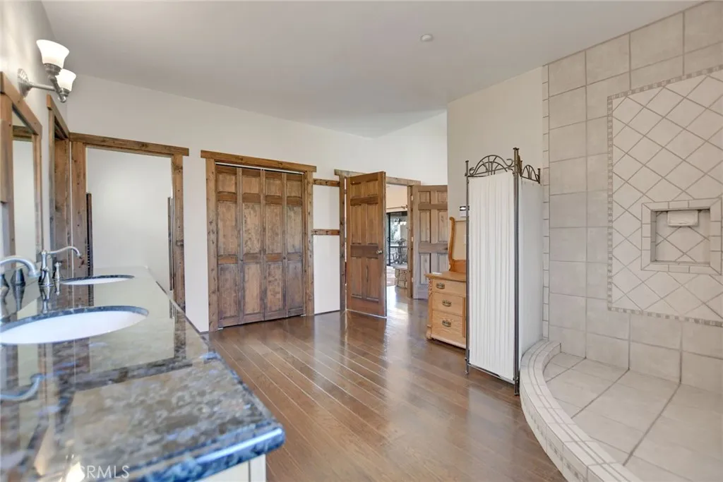 https://cdn.realtyfeed.com/cdn/127/306672805/2909d40fad1e1f28498a41ea2a1fb417.webp