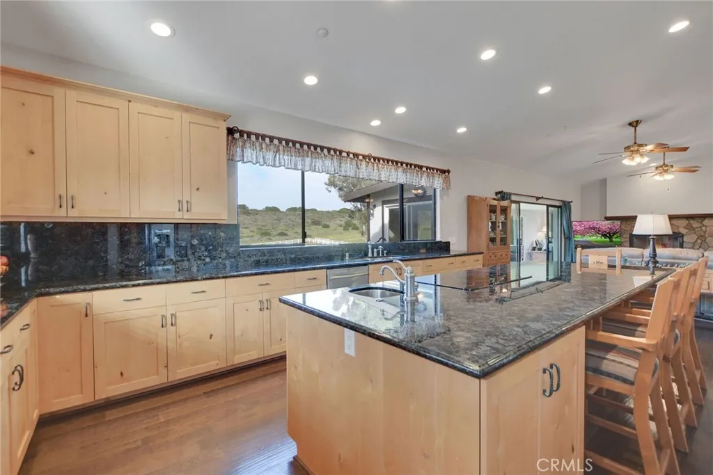 https://cdn.realtyfeed.com/cdn/127/306672805/5c5c47b35b76a2b86fedaa3b21d36647.webp
