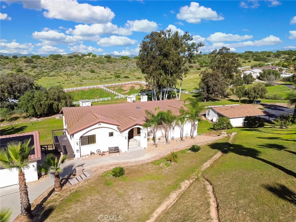 https://cdn.realtyfeed.com/cdn/127/306672805/66fd5fab757652808c67946820a27a69.webp