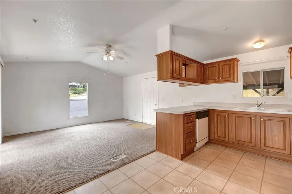 https://cdn.realtyfeed.com/cdn/127/306672805/8328f770446321fd4840bbe6a328c33c.webp