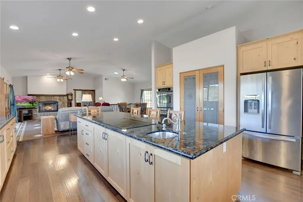 https://cdn.realtyfeed.com/cdn/127/306672805/9d9da0da7e1d64c1cbfbcae94bd8ffac.webp