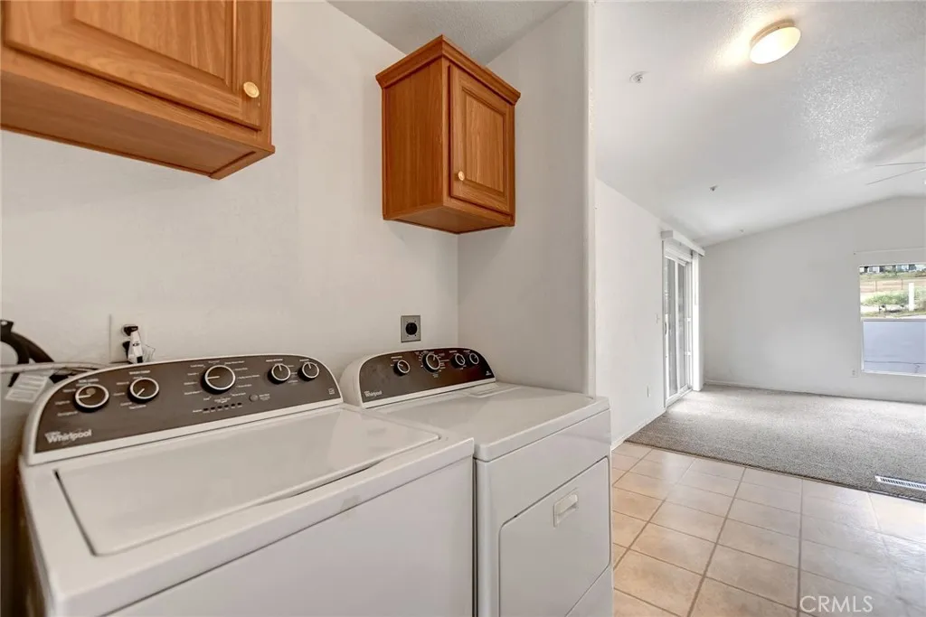 https://cdn.realtyfeed.com/cdn/127/306672805/b137aff14803f706e33f0aee095cb8d4.webp