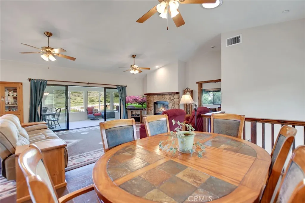 https://cdn.realtyfeed.com/cdn/127/306672805/b7fbea7e09cc1ced58850456dee655fe.webp