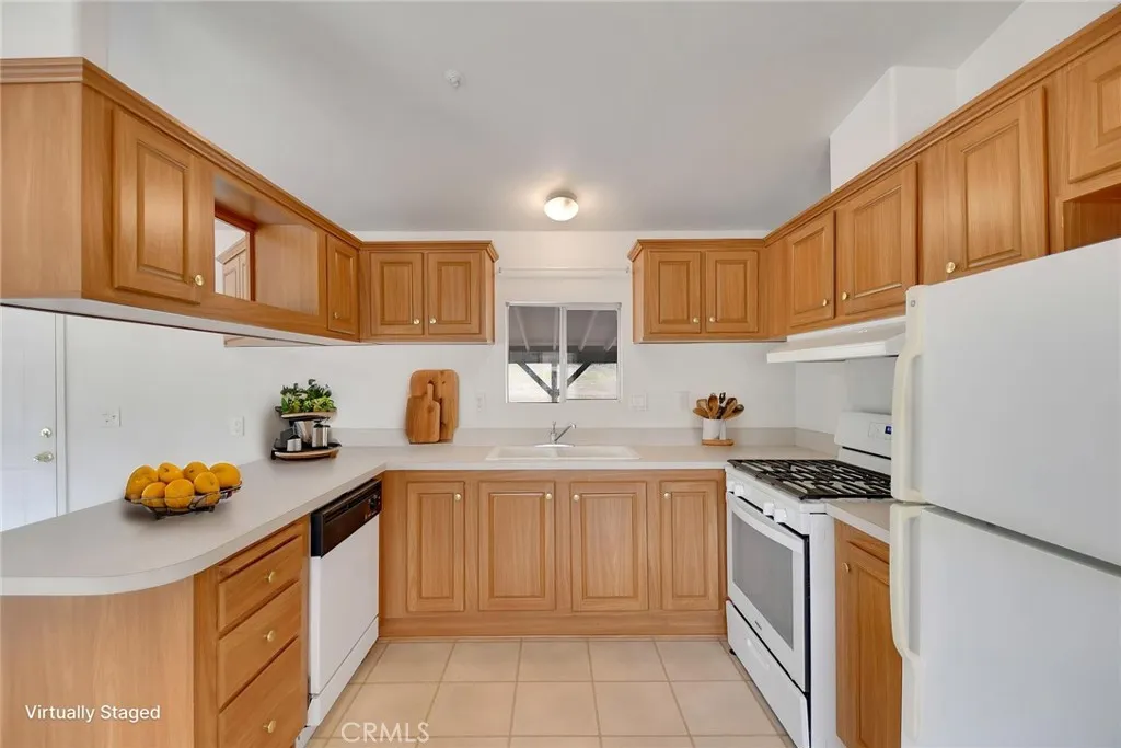 https://cdn.realtyfeed.com/cdn/127/306672805/bb8786178ae79672fbad20ca9b3a1973.webp
