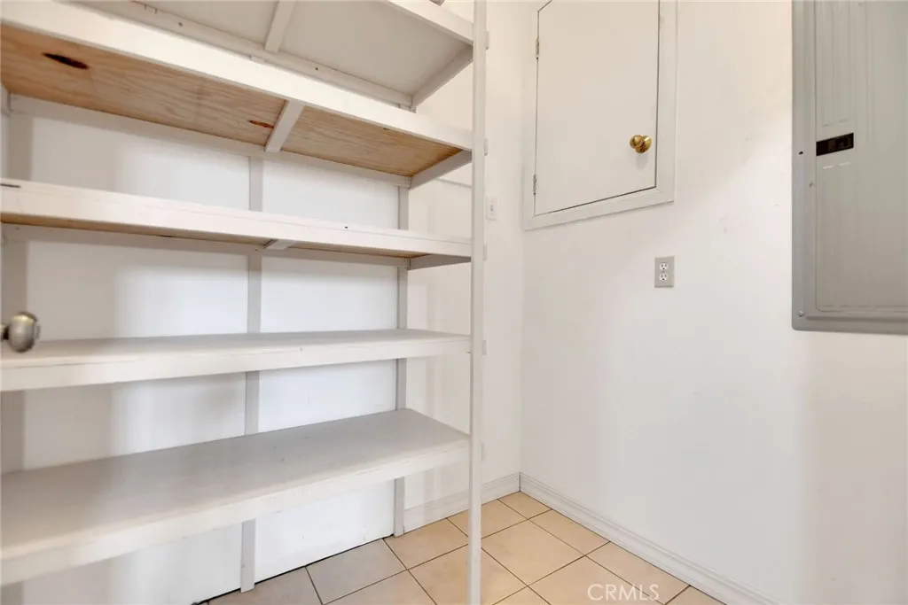https://cdn.realtyfeed.com/cdn/127/306672805/bf47878f61add2bc3daaba61d7054ef8.webp