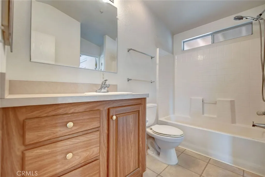 https://cdn.realtyfeed.com/cdn/127/306672805/c642a586c54e72557a1d9737bf5ea9b1.webp