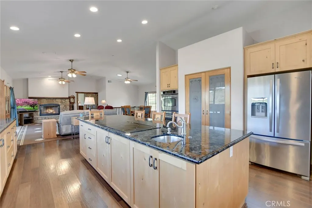 https://cdn.realtyfeed.com/cdn/127/306672805/f22b994ddd56462ea6e9c0b7e6798859.webp