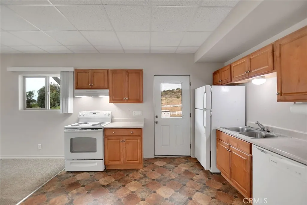 https://cdn.realtyfeed.com/cdn/127/306672805/f2b2fddf7b01ab42f785e4e8347565ea.webp