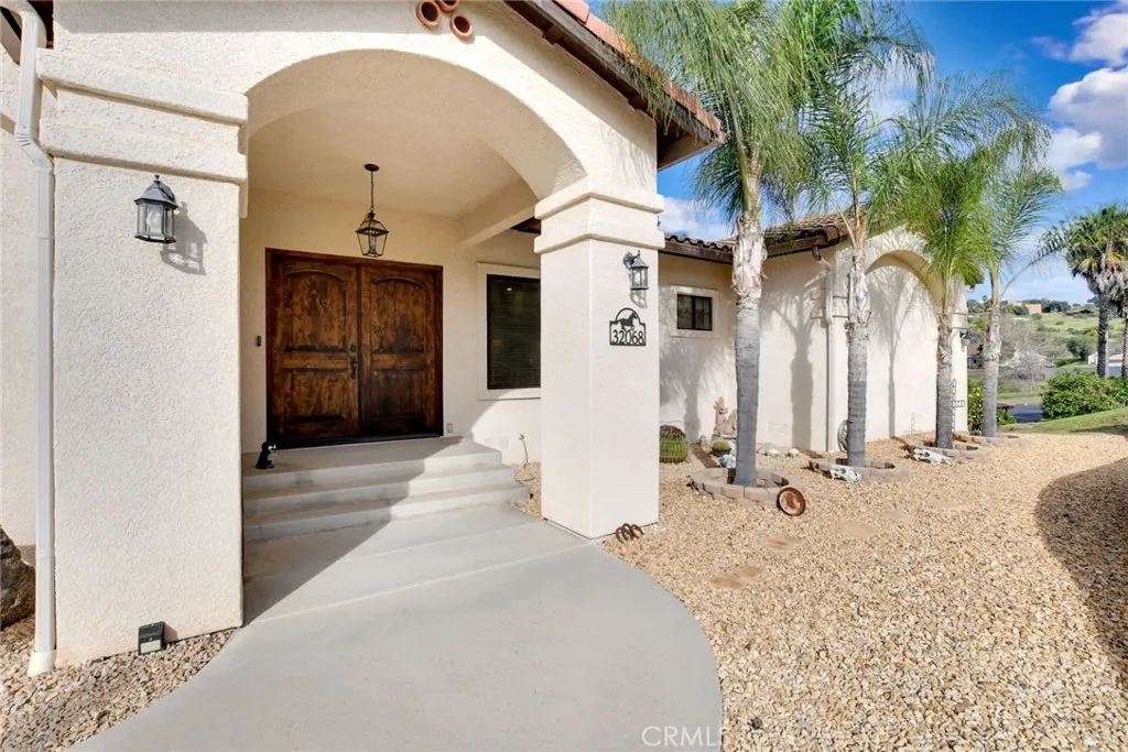https://cdn.realtyfeed.com/cdn/127/306672805/fb15c8409d5ef8d60ab2580e076861be.webp