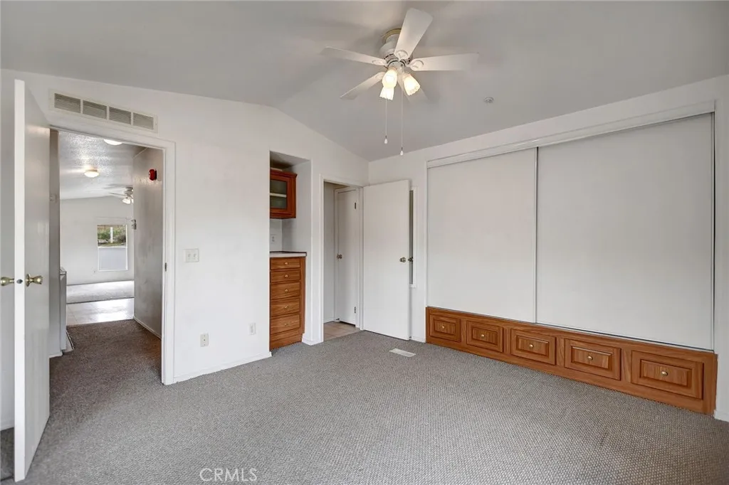 https://cdn.realtyfeed.com/cdn/127/306672805/fb96dcadb086b53de85106e6991058b9.webp