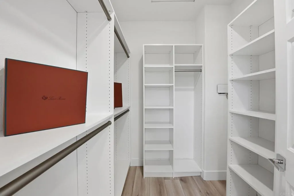 https://cdn.realtyfeed.com/cdn/127/306672822/24fc7c7e891750892159757750b7f26d.webp