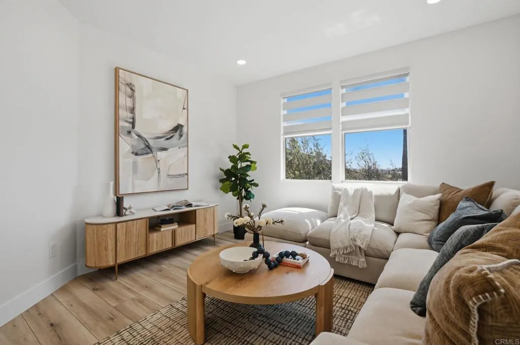 https://cdn.realtyfeed.com/cdn/127/306672822/2695e7ddc35c114015833c7870a33b38.webp