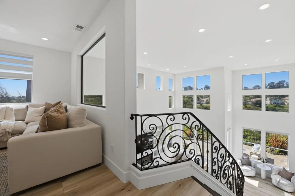 https://cdn.realtyfeed.com/cdn/127/306672822/a098798aac4659e6387d880611f6566b.webp
