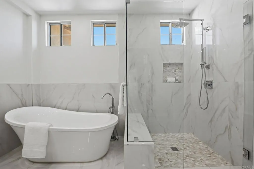 https://cdn.realtyfeed.com/cdn/127/306672822/a51f70f62de8f22b3c2109e6ee50af6d.webp
