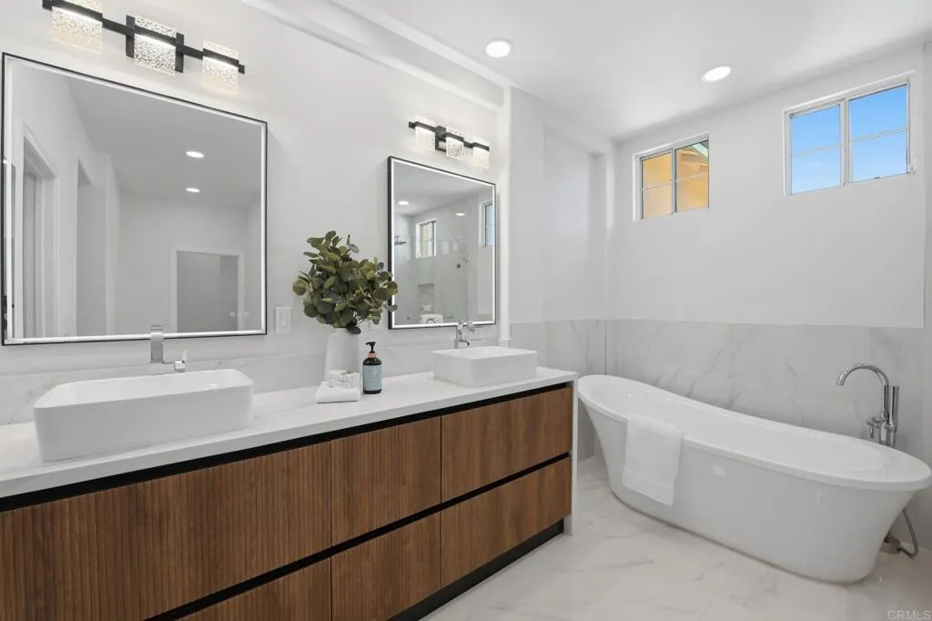 https://cdn.realtyfeed.com/cdn/127/306672822/be7150053139f4f335056def4530f89e.webp