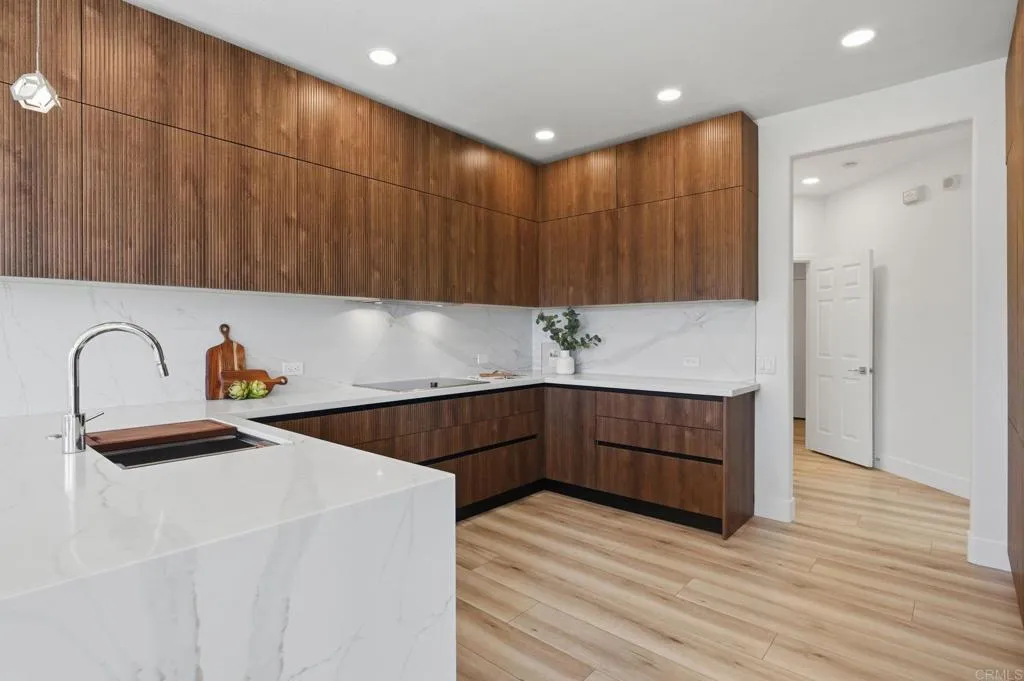 https://cdn.realtyfeed.com/cdn/127/306672822/d9d35a5d3e66a597593fd45a70487cd3.webp