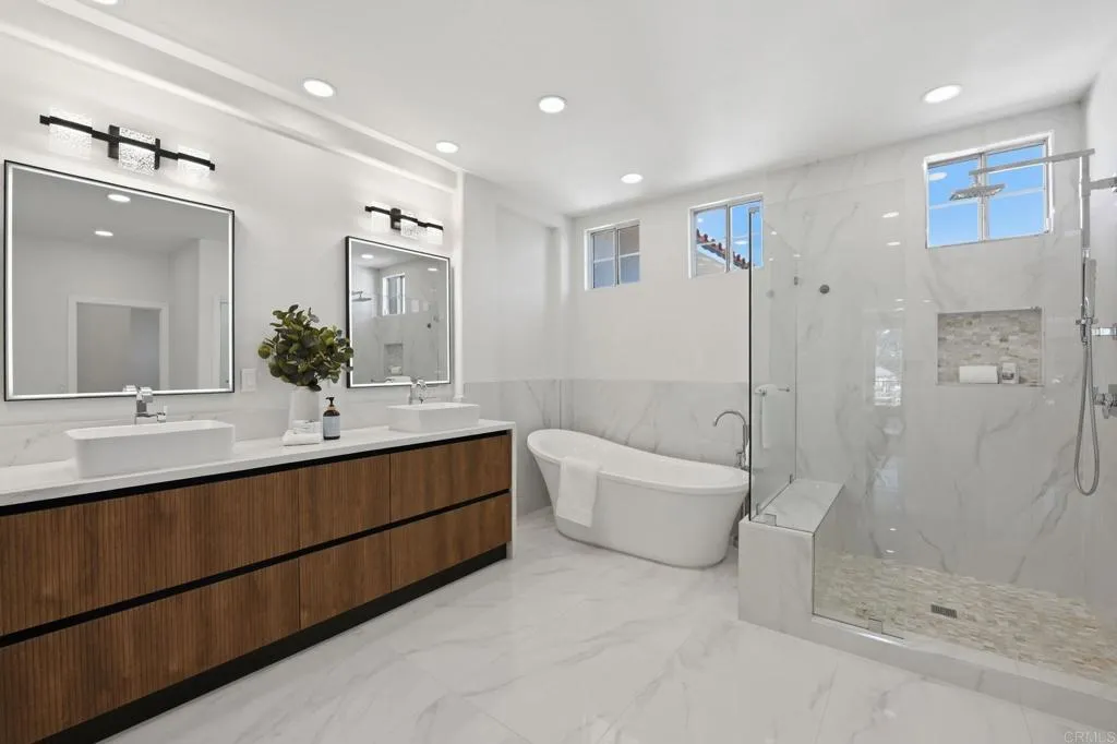 https://cdn.realtyfeed.com/cdn/127/306672822/de8746838f46bfcba15d53169d765212.webp