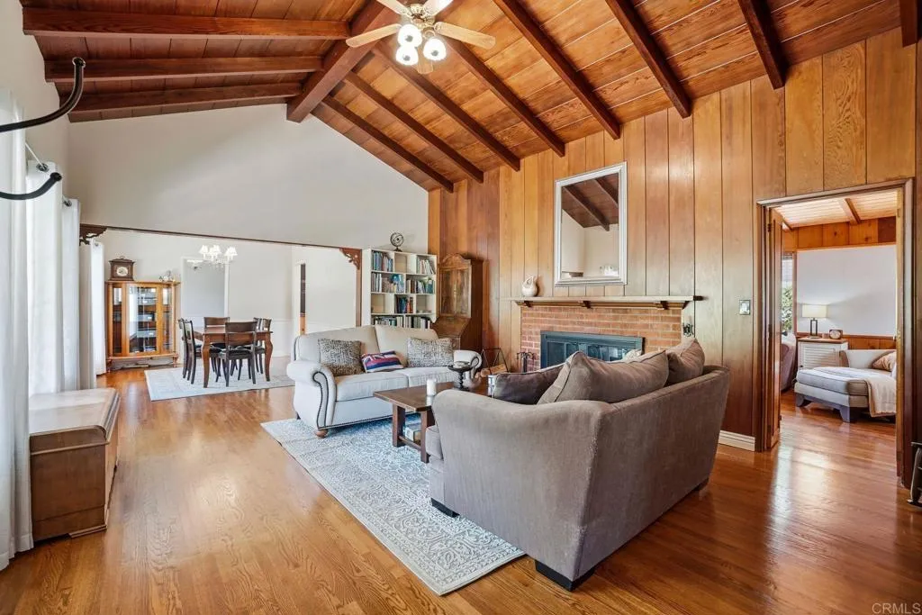 https://cdn.realtyfeed.com/cdn/127/306672843/2bdbada66acd014a519c78123e14a41d.webp