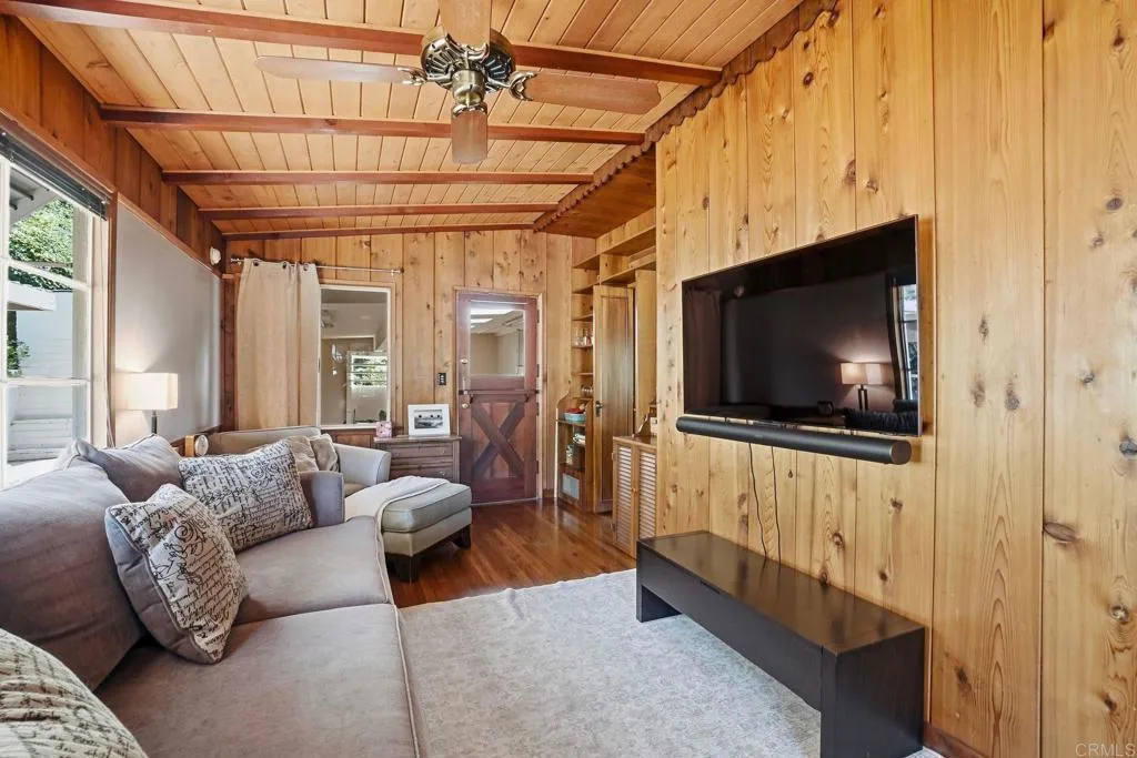 https://cdn.realtyfeed.com/cdn/127/306672843/a1aa25a5611ee22ab6daffc595ac1c64.webp