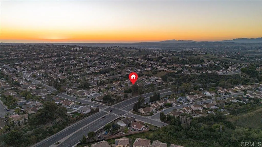 https://cdn.realtyfeed.com/cdn/127/306672867/adc6f3810882f7d63cb36425bc9c778a.webp