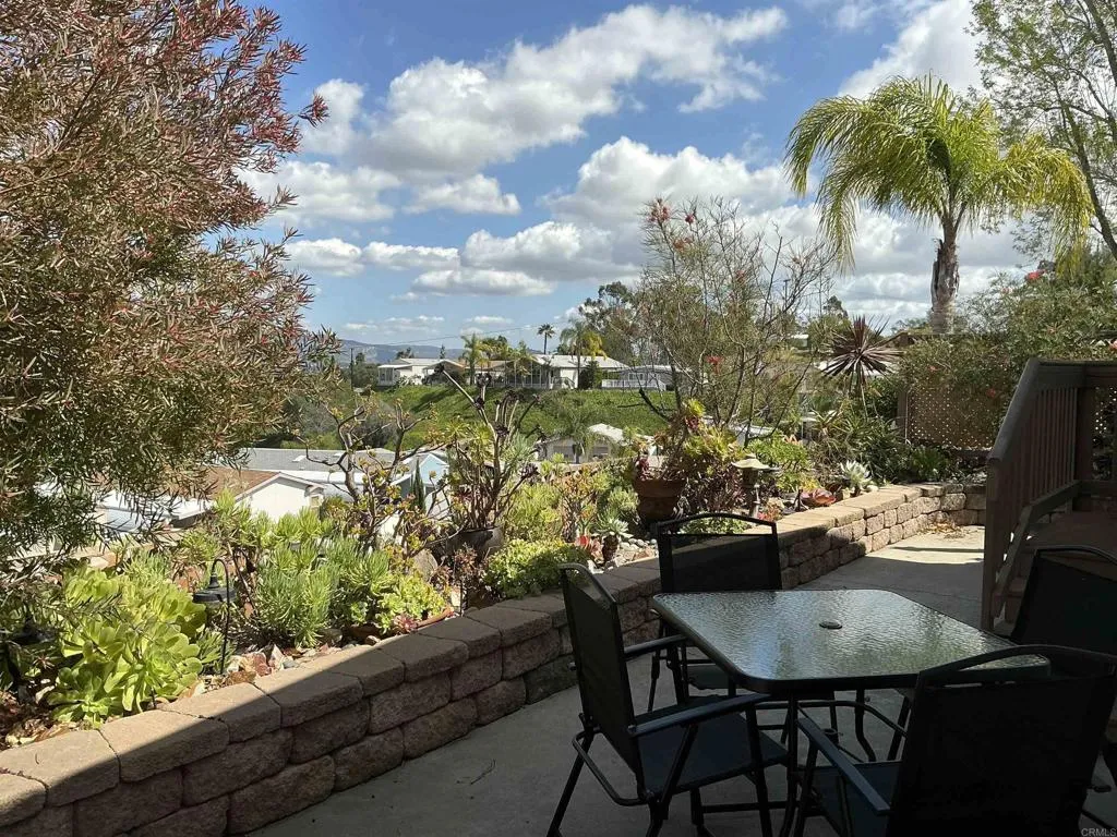 https://cdn.realtyfeed.com/cdn/127/306672887/375e6f026972ea7595d61232f5140c1a.webp