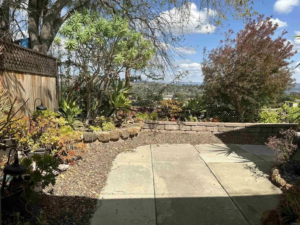 https://cdn.realtyfeed.com/cdn/127/306672887/75a1a261dfe5153d61752adf57d2ee7d.webp