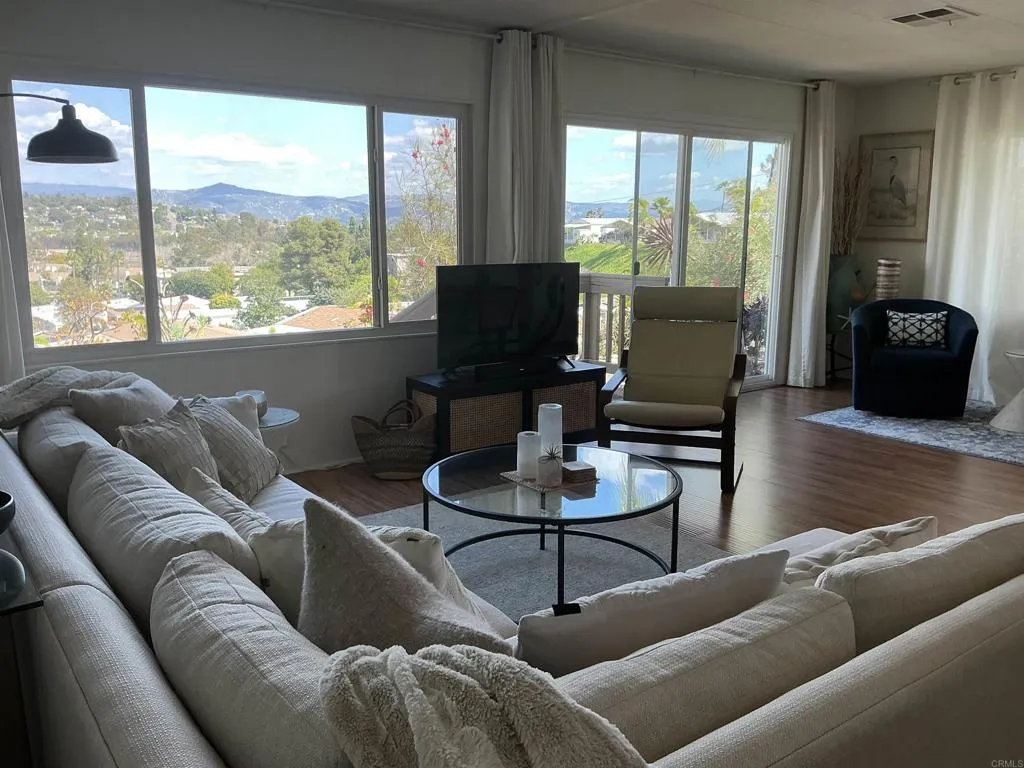 https://cdn.realtyfeed.com/cdn/127/306672887/7bfc51eeef3eda433cfff057aacfbb52.webp