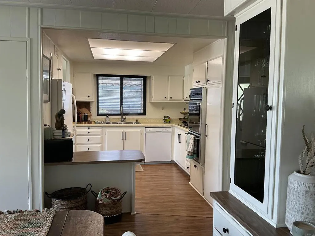 https://cdn.realtyfeed.com/cdn/127/306672887/7e18058317bbd6d19b39cee122ca1745.webp