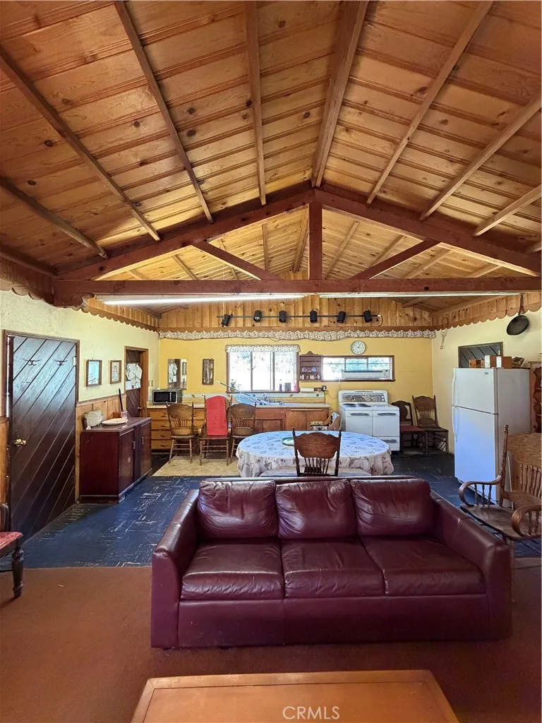 https://cdn.realtyfeed.com/cdn/127/306672968/27d4d52d83abde5a1fde7ee73d2b93cb.webp