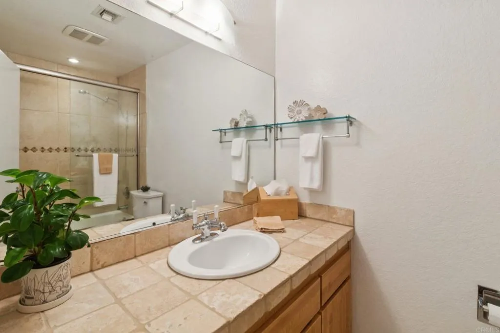 https://cdn.realtyfeed.com/cdn/127/306672982/24deadee05ff56f5be7e23579e55e67b.webp