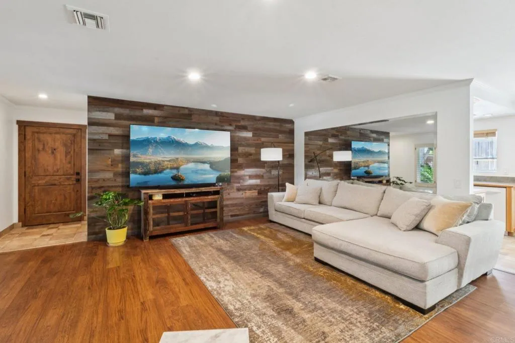 https://cdn.realtyfeed.com/cdn/127/306672982/2c40341ef0556fadcbf267a0819886fe.webp