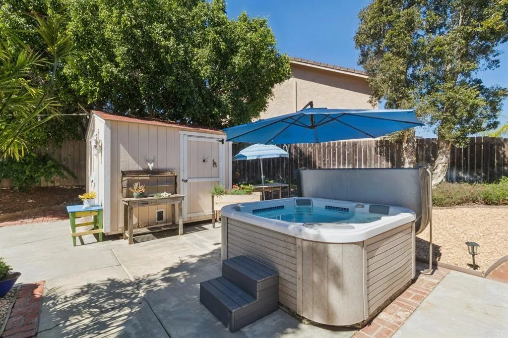 https://cdn.realtyfeed.com/cdn/127/306672982/581ea50be05f275ce81b73e307014948.webp
