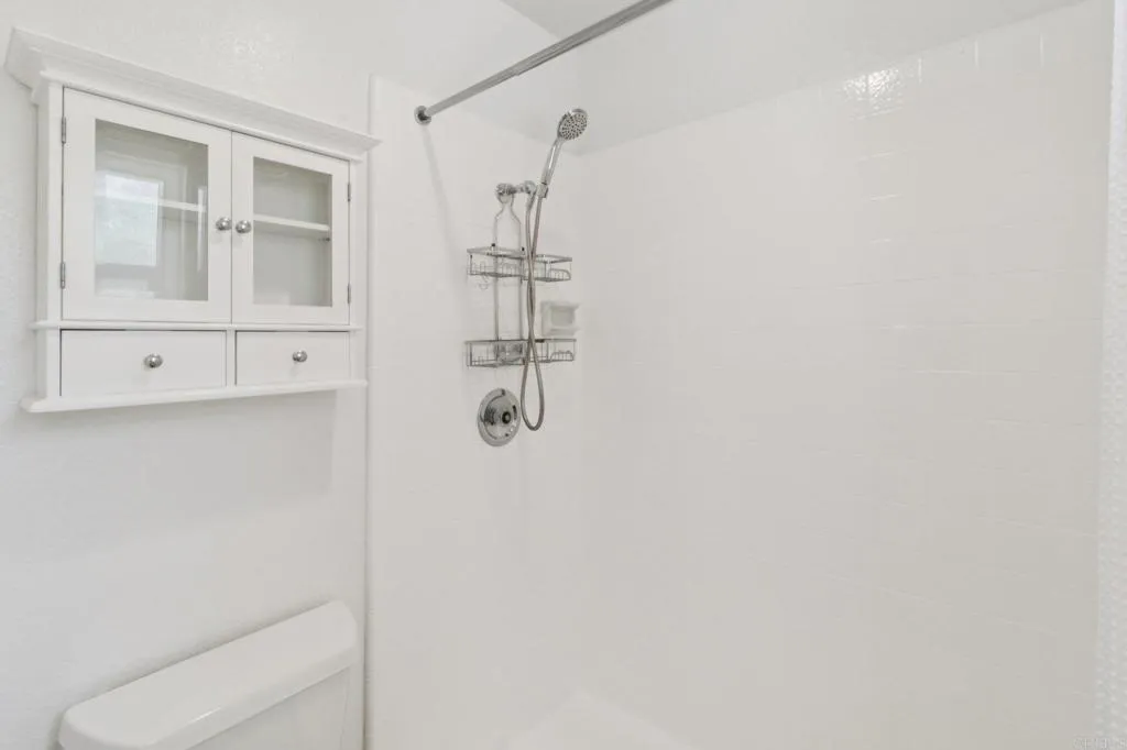 https://cdn.realtyfeed.com/cdn/127/306672982/5a8a9ad6a84f524dcaf4935f5a460f28.webp