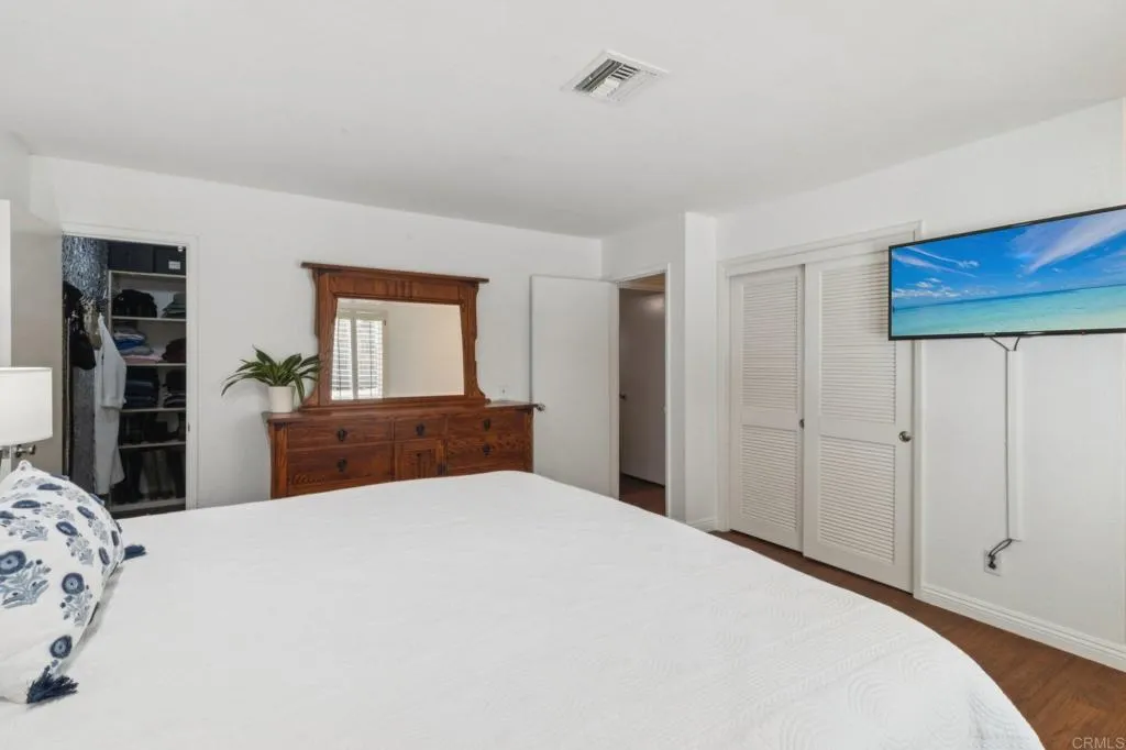 https://cdn.realtyfeed.com/cdn/127/306672982/6b05183762a174e09efb60fd5b8ce1c1.webp