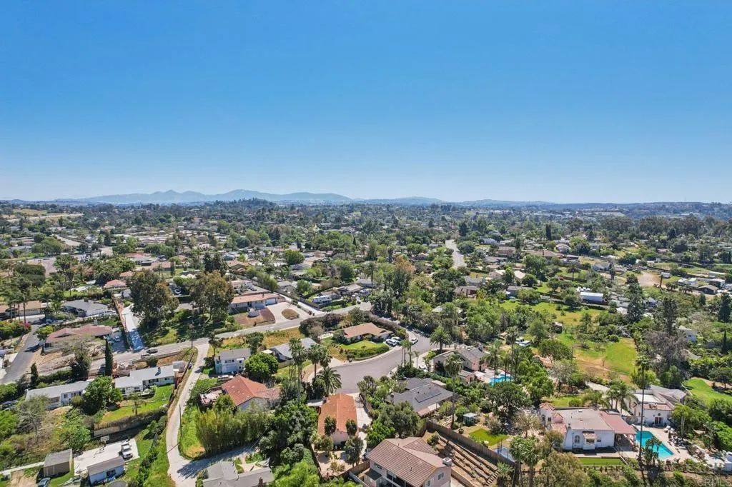 https://cdn.realtyfeed.com/cdn/127/306672982/78723801a43d4140efd20dc50109e715.webp