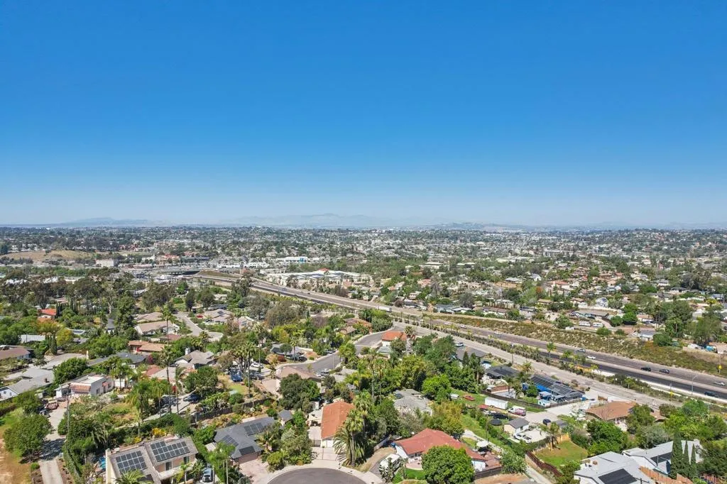 https://cdn.realtyfeed.com/cdn/127/306672982/dda478a65a5bb773a981e5eb393b112a.webp