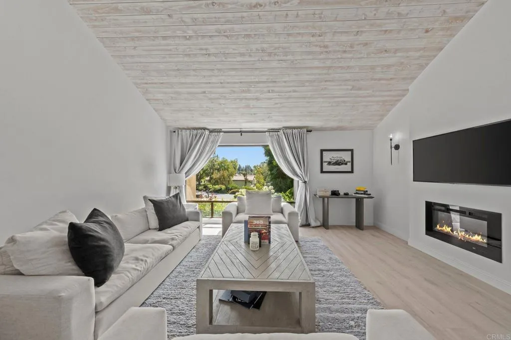 20 Lake Helix Drive, La Mesa, CA, 91941
