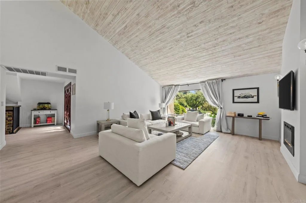 20 Lake Helix Drive, La Mesa, CA, 91941