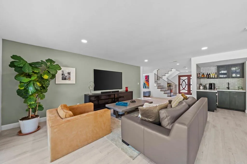 20 Lake Helix Drive, La Mesa, CA, 91941