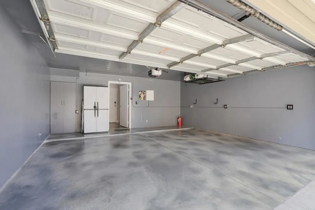 https://cdn.realtyfeed.com/cdn/127/306672990/1a436cc8cbb716cfdafb9a1873f8ec06.webp
